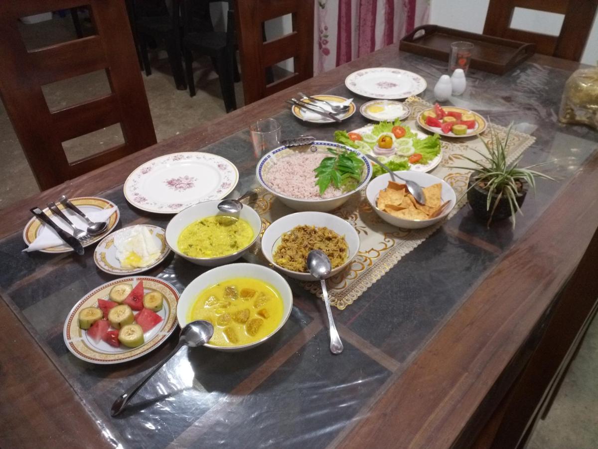 Silent Peacock Villa And Peacock Cafe 탕갈레 외부 사진
