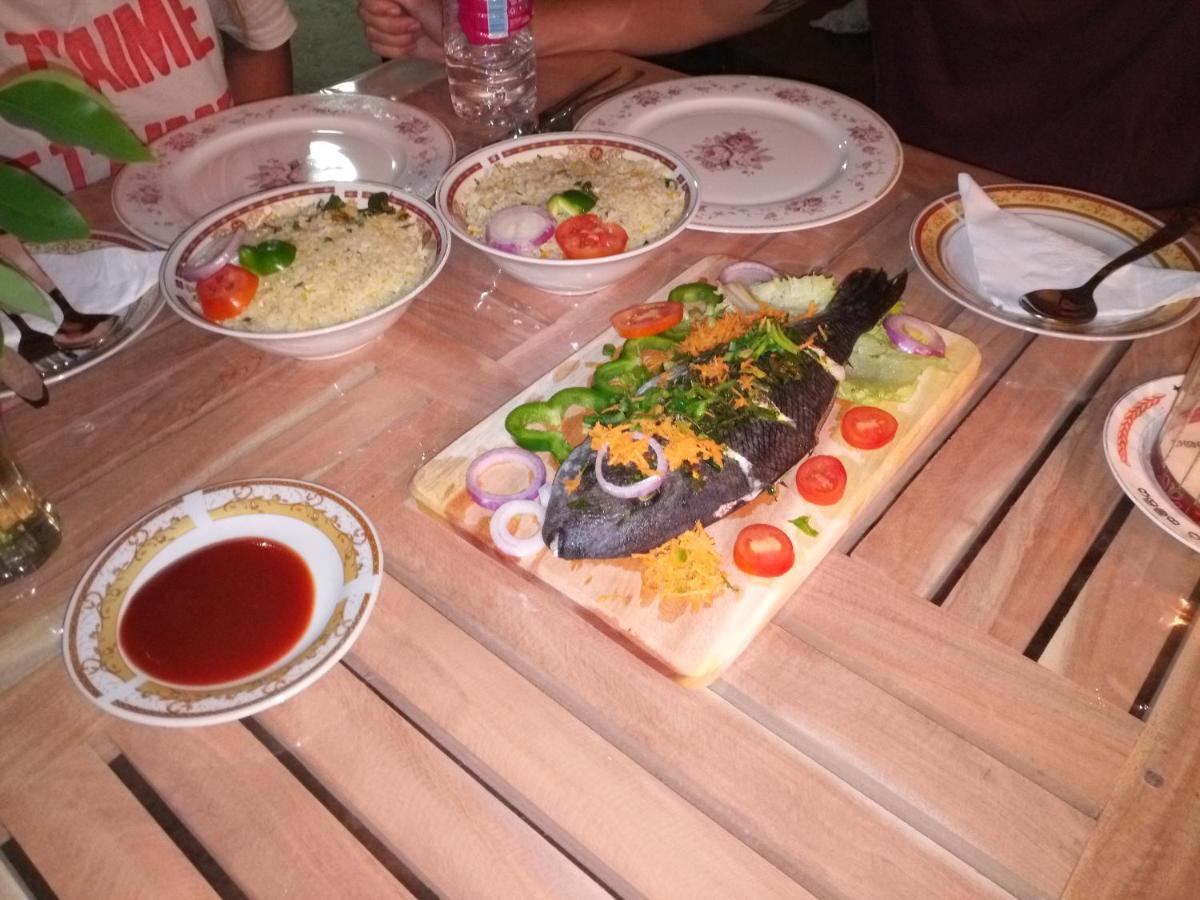 Silent Peacock Villa And Peacock Cafe 탕갈레 외부 사진