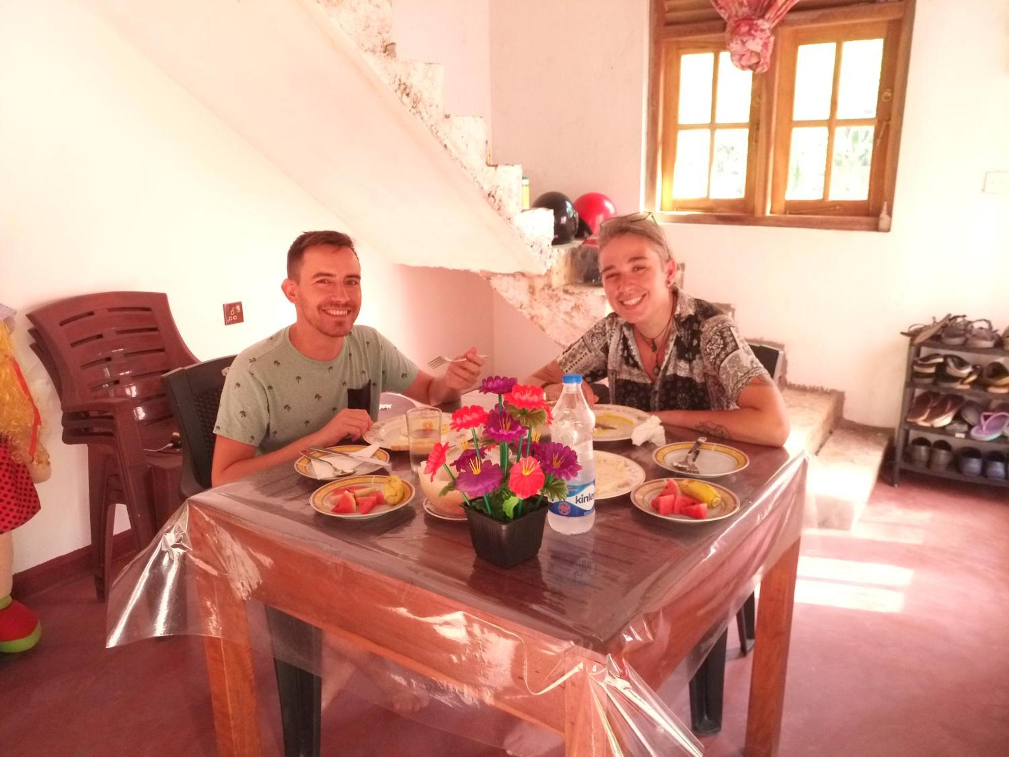 Silent Peacock Villa And Peacock Cafe 탕갈레 외부 사진